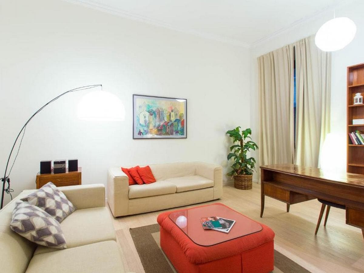 Elegant 130 m² Apartment in the Heart of Milan